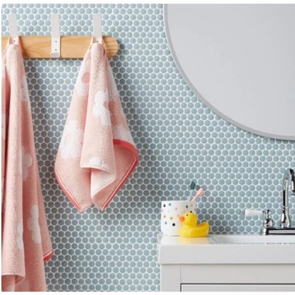 Kids' Bath Towel with SILVADUR™ Antimicrobial Technology - Pillowfort™ “5475” - Picture 2 of 7